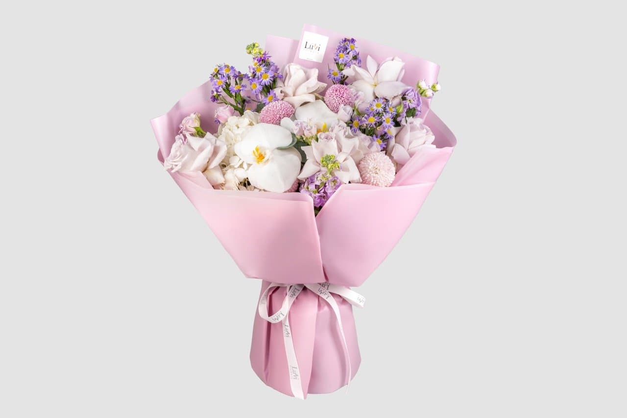 Medium Dreamy Lilac bouquet with a mix of purple and white flowers	