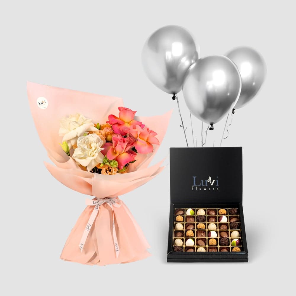 باقة زهور أنيقة مع شوكولاتة شوكولا وبطاقة رسالة thumbnail