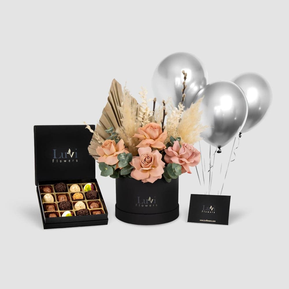 Nude Perfection bouquet with small Chocolala chocolate box (16 pcs).