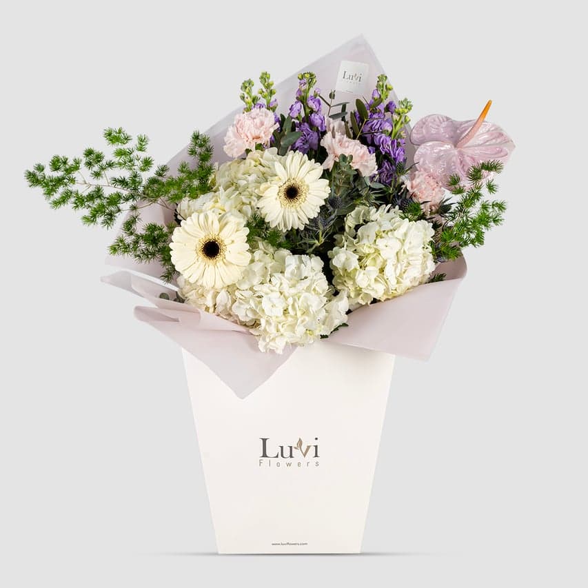 Appreciation Petals bouquet beautifully presented in a Luviflowers gratitude gift bag	