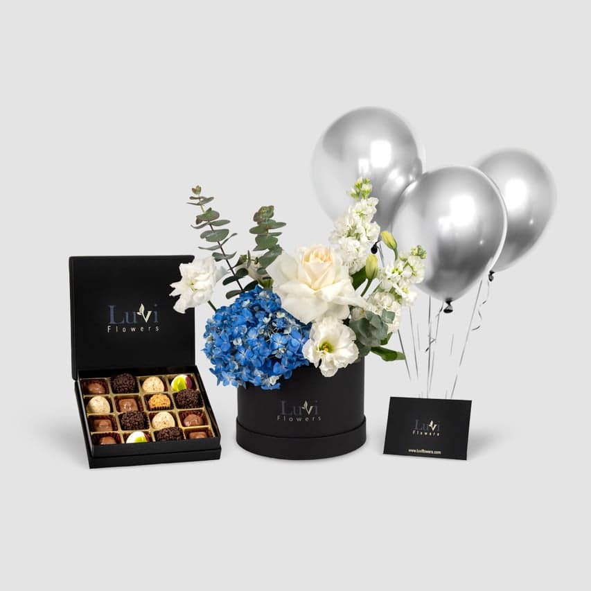 باقة الحلم الأزرق مع علبة شوكولاتة Chocolala صغيرة (16 قطعة).