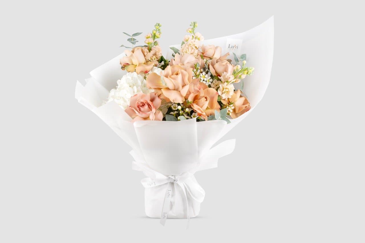 Medium Cappuccino Charm bouquet with a mix of cappuccino and white flowers	